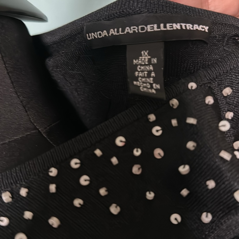 Black Ellen Tracy tank top - Picture 3 of 5